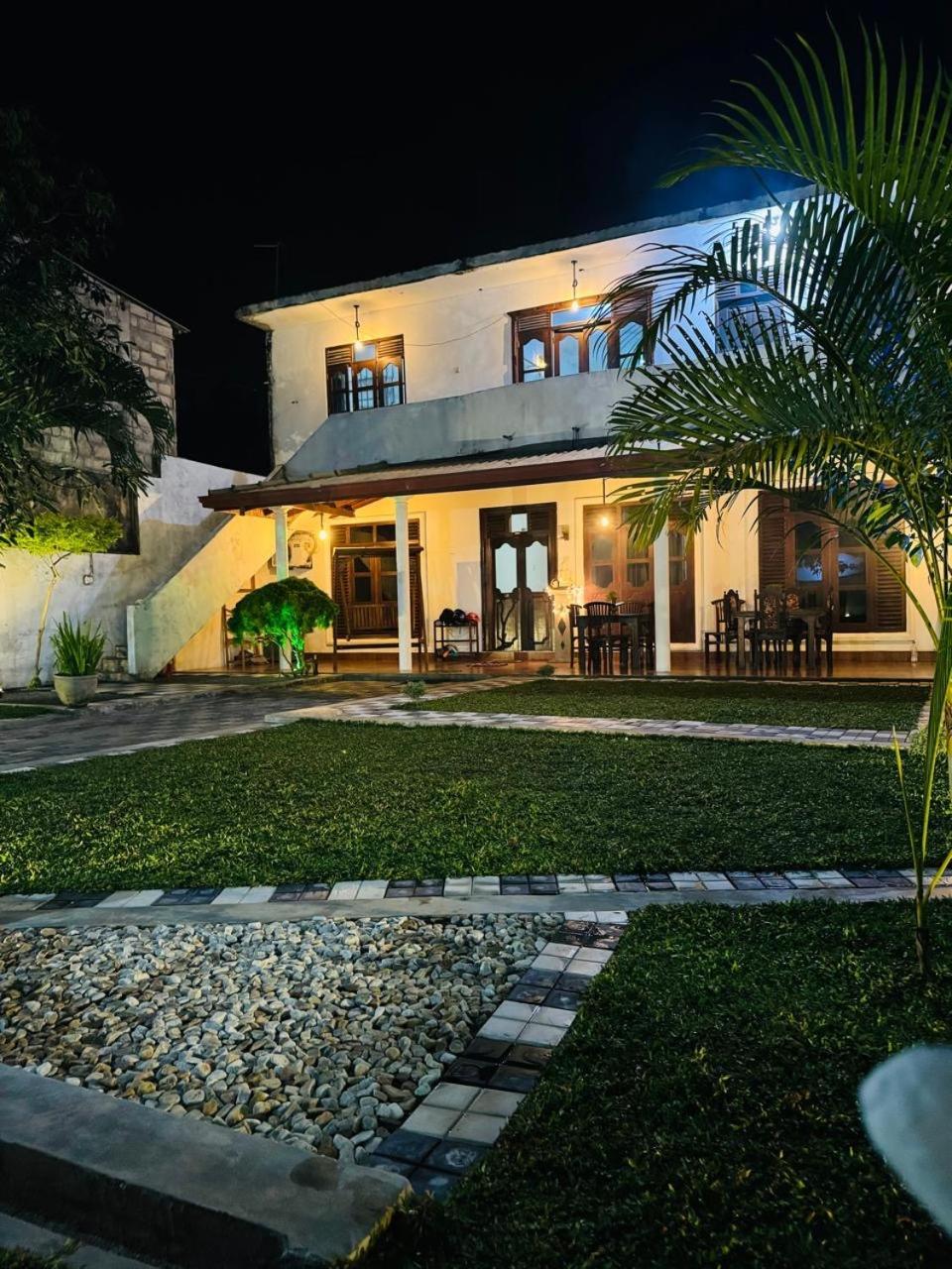 Akash Villa Talaramba エクステリア 写真