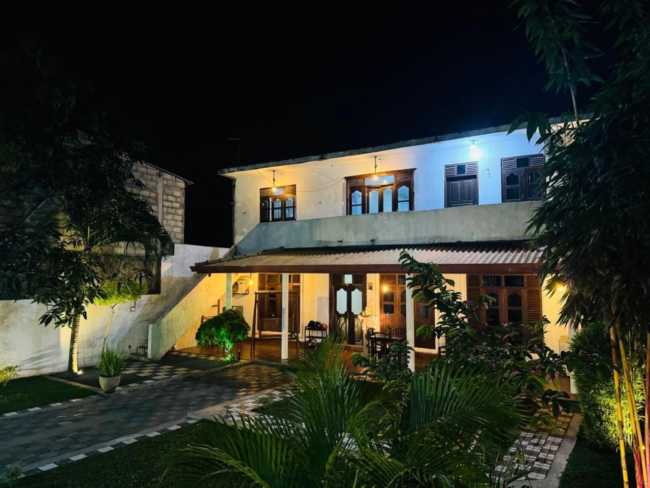 Akash Villa Talaramba エクステリア 写真