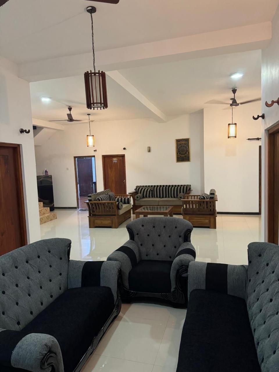 Akash Villa Talaramba エクステリア 写真